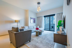 Luxurious 3BR Apartment with Assistant Room in Act One Act Two Tower 2, Downtown Dubai By Deluxe Holiday Homes